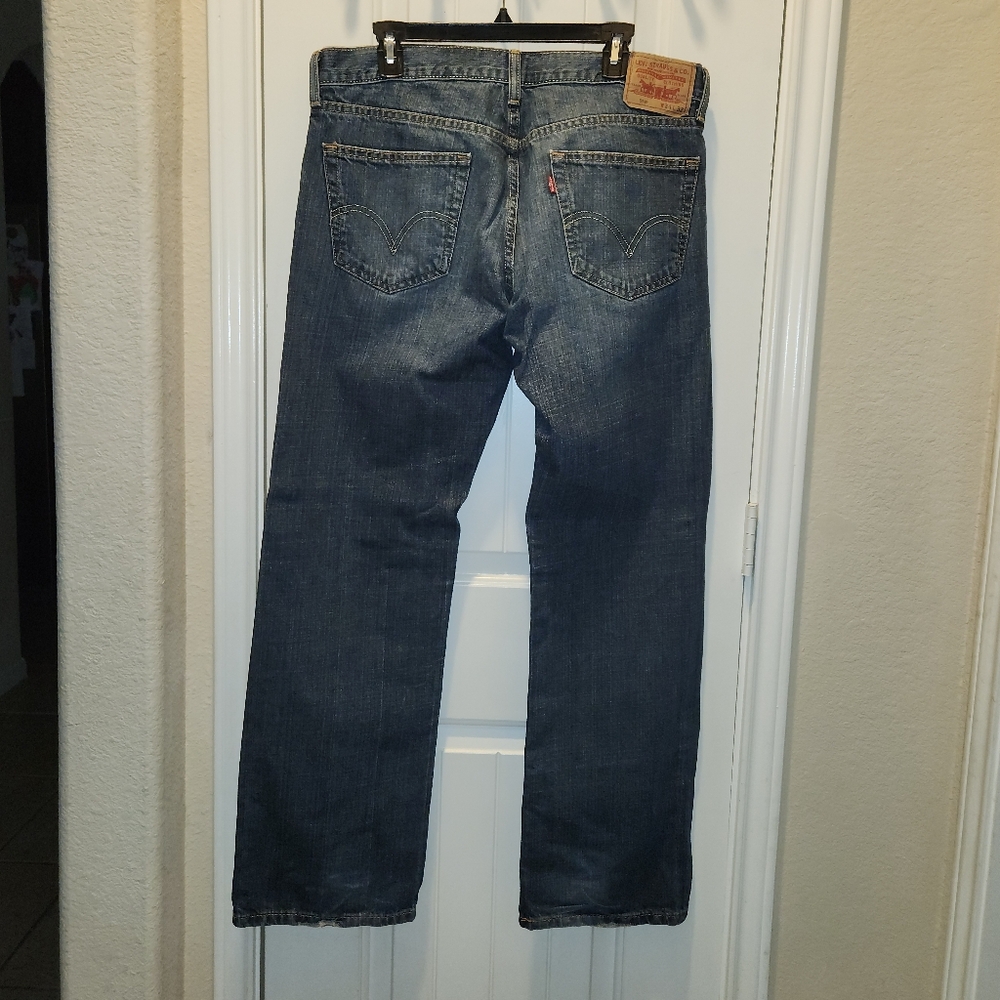 Levi's Classic Blue Denim Jeans - Picture 4 of 9